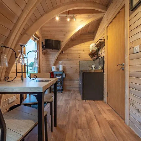 Borrett Escapes - Luxury Pods Lodge