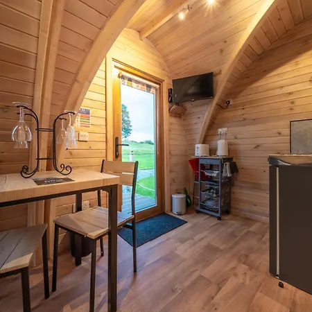 Borrett Escapes - Luxury Pods *