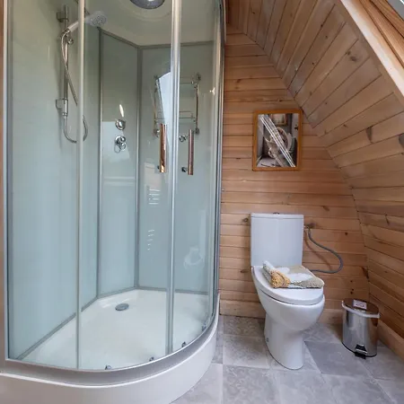 Borrett Escapes - Luxury Pods *