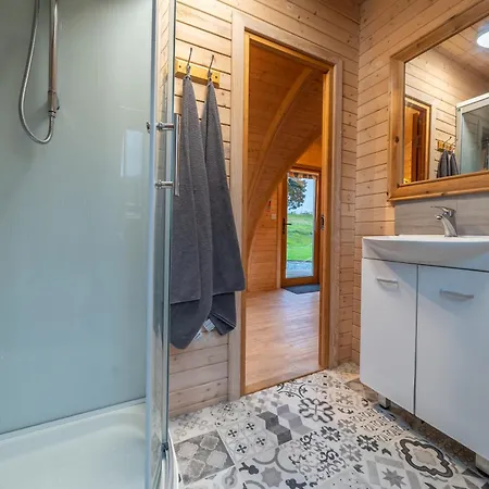 Borrett Escapes - Luxury Pods Lodge *