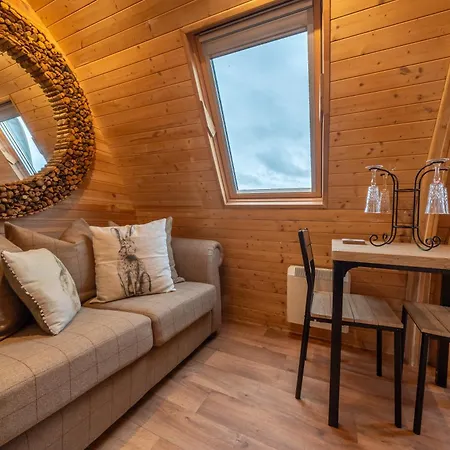 Borrett Escapes - Luxury Pods *