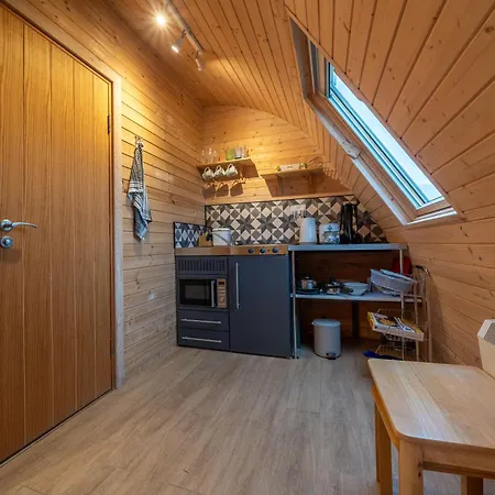 Borrett Escapes - Luxury Pods *