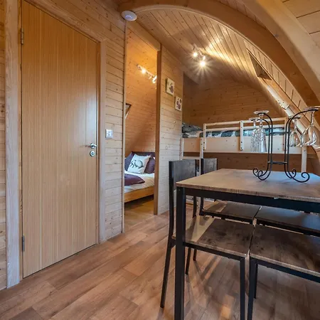 Borrett Escapes - Luxury Pods Lodge