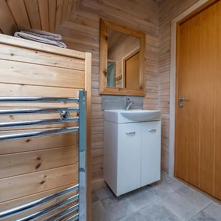 Lodge Borrett Escapes - Luxury Pods *