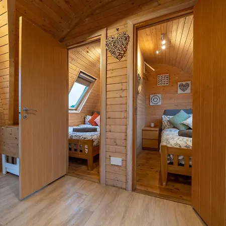 Borrett Escapes - Luxury Pods *
