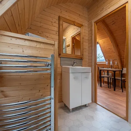 Borrett Escapes - Luxury Pods