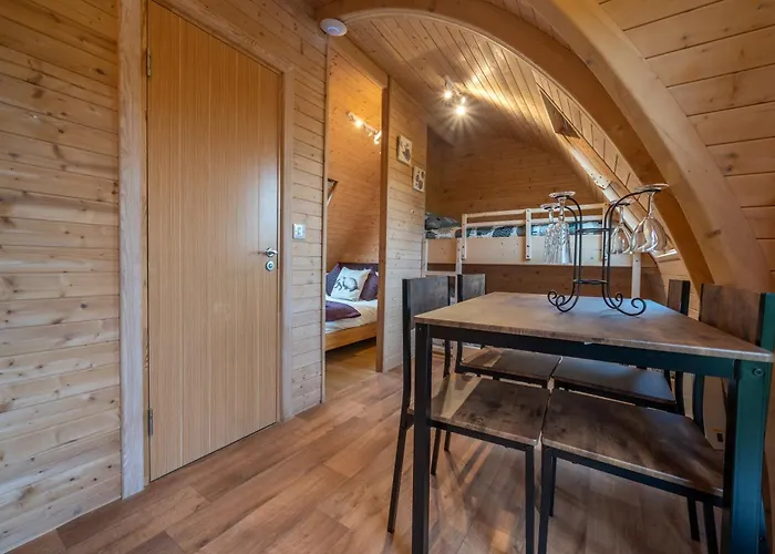 Borrett Escapes - Luxury Pods Lodge