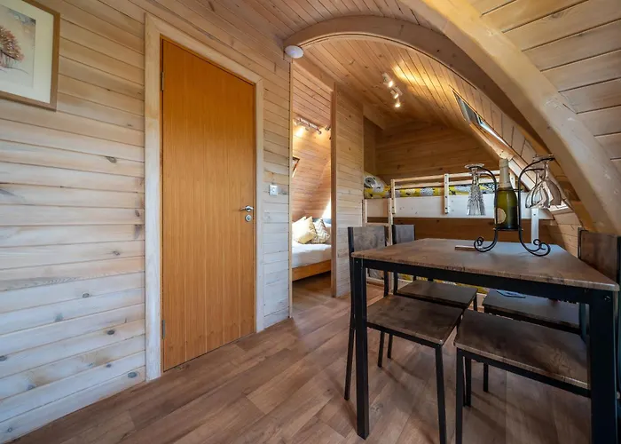 Borrett Escapes - Luxury Pods Lodge *