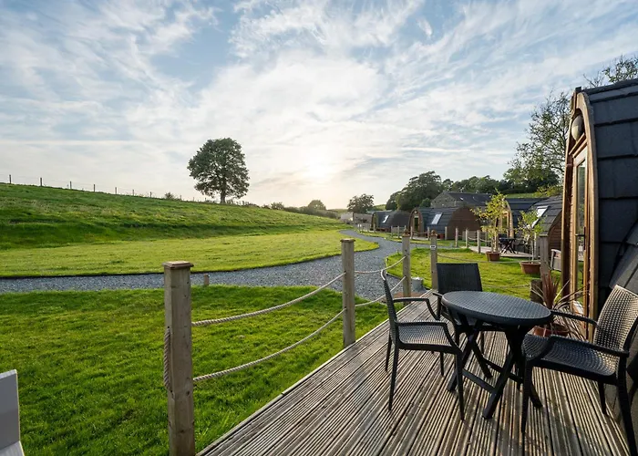 Borrett Escapes - Luxury Pods Lodge *